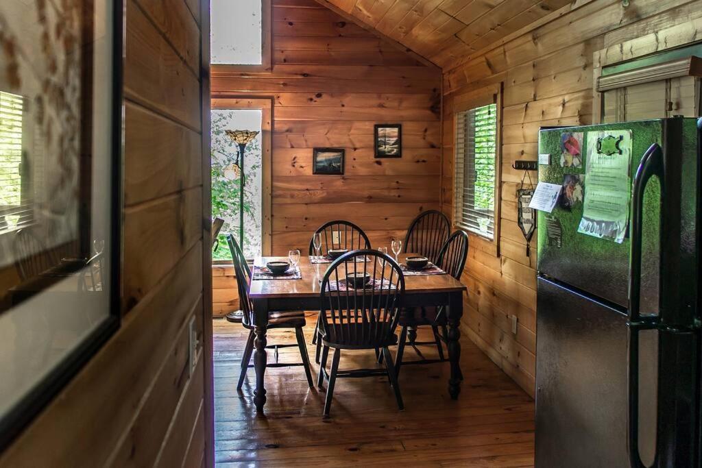 Holly Tree Hideaway - Semi Secluded Mtn Setting Villa Sevierville Eksteriør bilde
