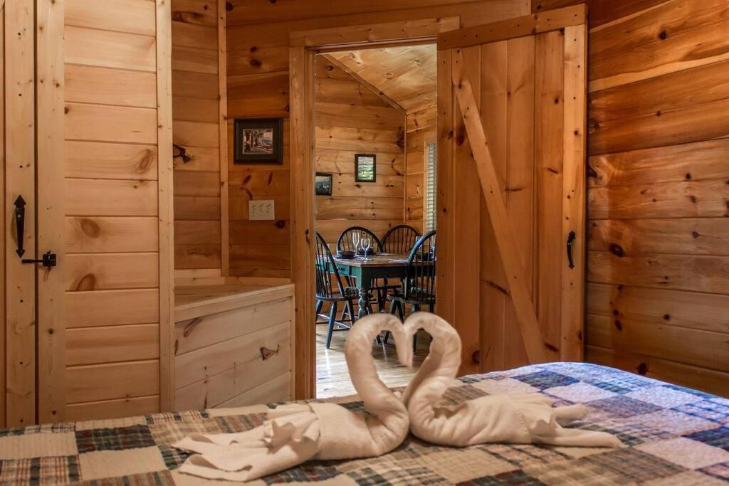 Holly Tree Hideaway - Semi Secluded Mtn Setting Villa Sevierville Eksteriør bilde