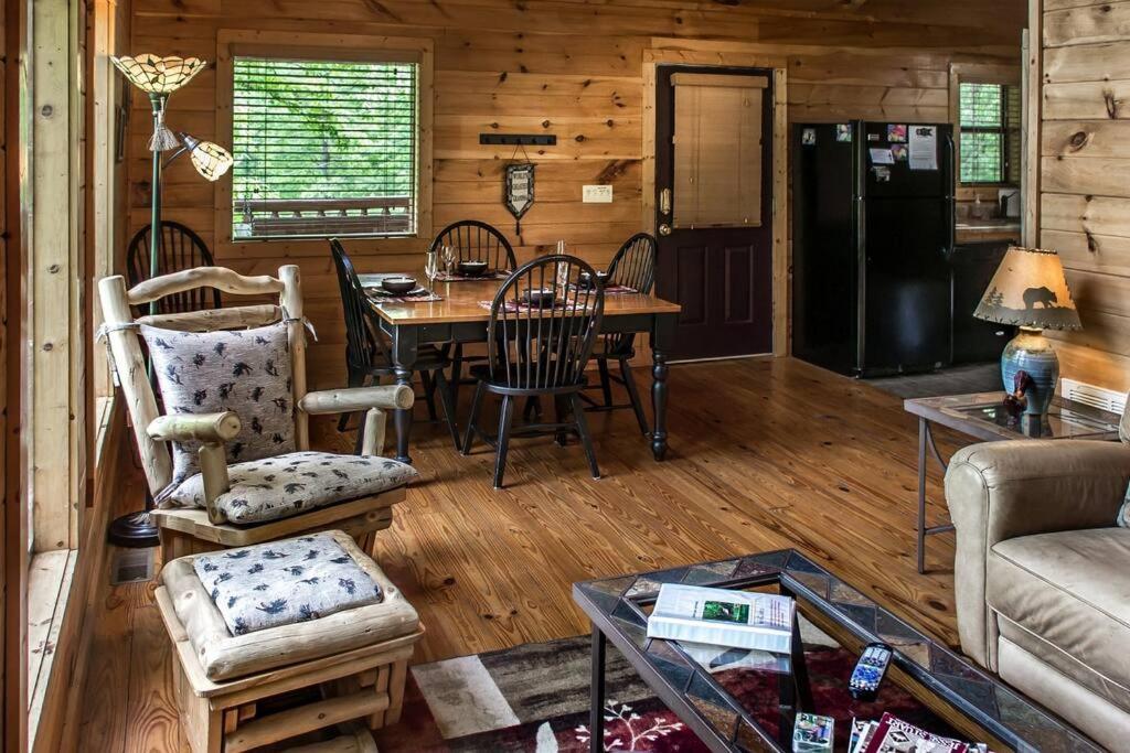 Holly Tree Hideaway - Semi Secluded Mtn Setting Villa Sevierville Eksteriør bilde