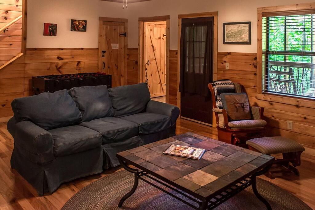 Holly Tree Hideaway - Semi Secluded Mtn Setting Villa Sevierville Eksteriør bilde