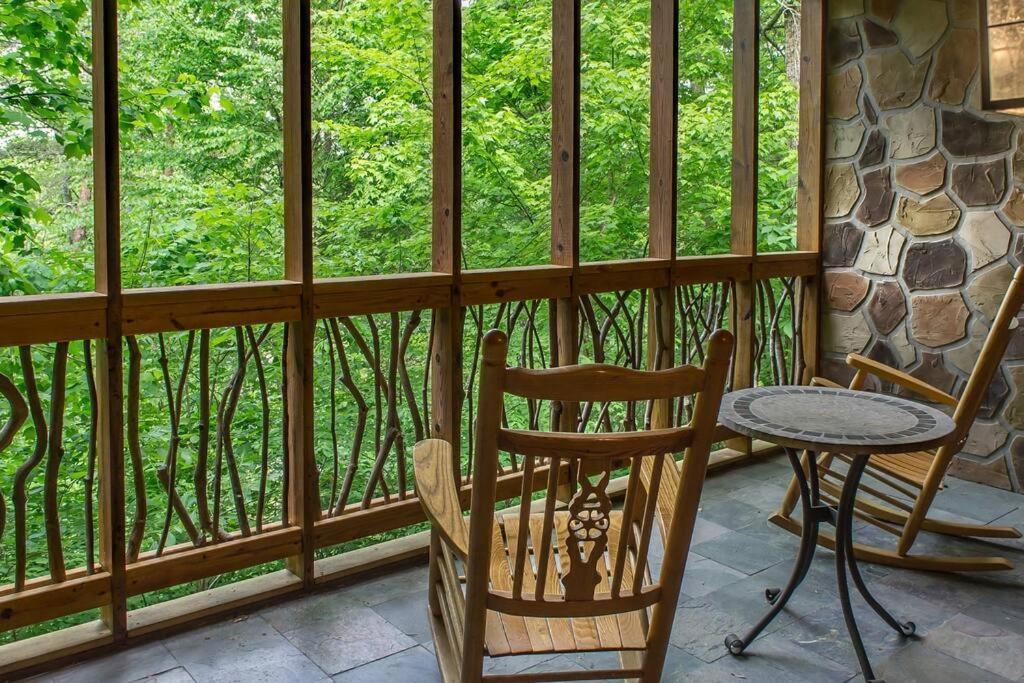 Holly Tree Hideaway - Semi Secluded Mtn Setting Villa Sevierville Eksteriør bilde
