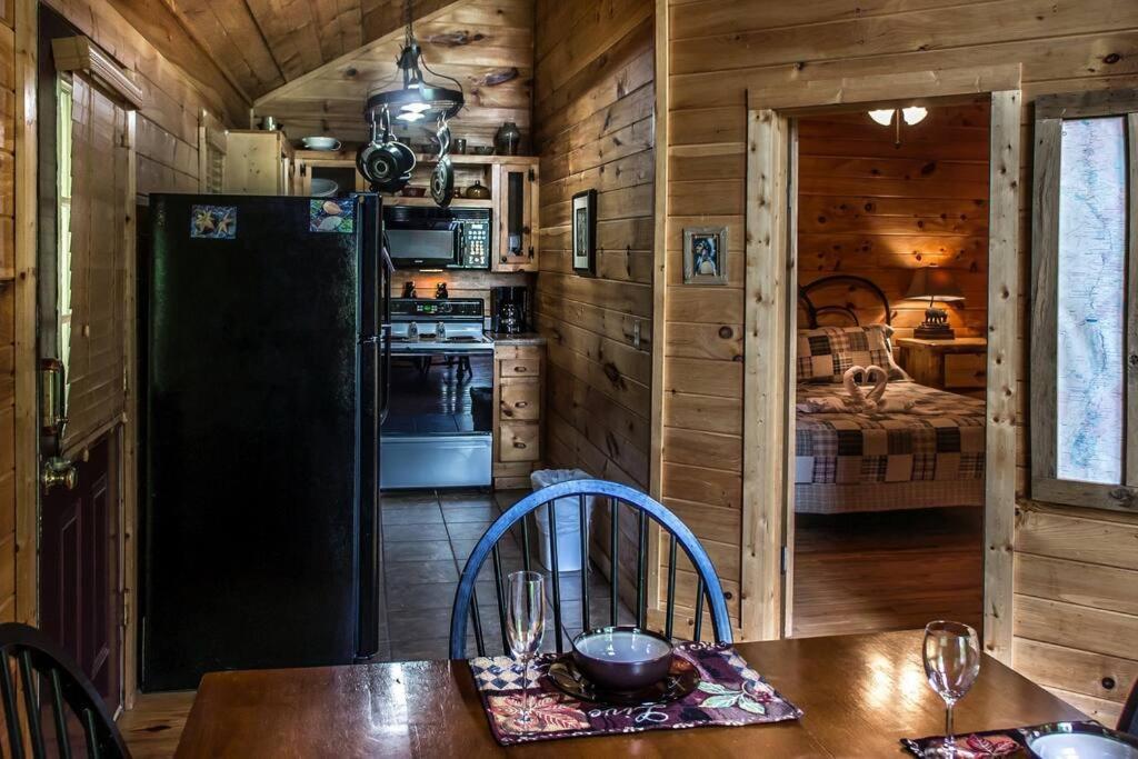 Holly Tree Hideaway - Semi Secluded Mtn Setting Villa Sevierville Eksteriør bilde