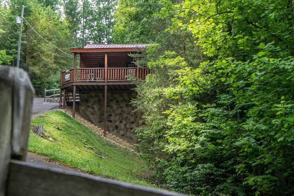 Holly Tree Hideaway - Semi Secluded Mtn Setting Villa Sevierville Eksteriør bilde